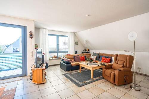 Das Wohn-/Esszimmer im Dachgeschoss ist sehr schön - 