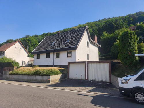 Bild 1 - Exklusives freistehendes Einfamilienhaus in idyllischer Lage in Neustadt an der Weinstraße