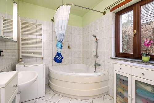 Wannenbad - Einfamilienhaus mit 90,00 m&sup2; in Berlin zum Kaufen