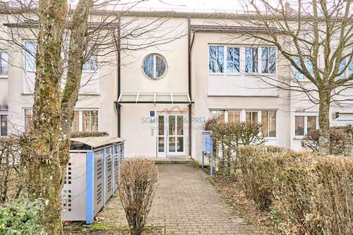 Hauseingang - Ein Zuhause mit Garten- hell und ruhig gelegen