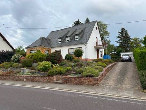 IMG_1644.jpg - Ein-Zweifamilienhaus mit großem Grundstück in Kirf