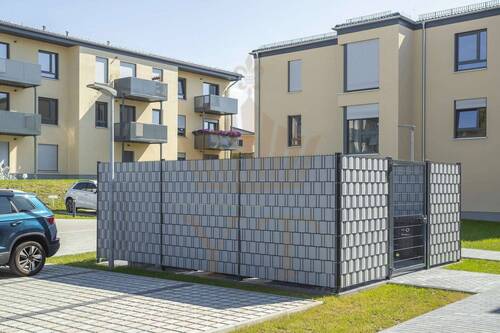 Innenhof mit Sammelplatz Müll - 