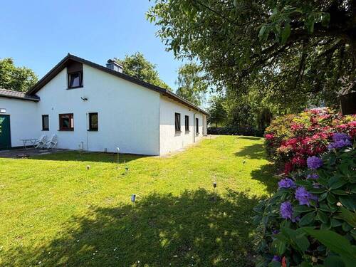 Blick aus dem Garten - Einfamilienhaus mit 113,00 m&sup2; in Pinneberg zum Kaufen
