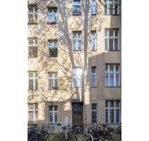 Mit Gartenanteil: charmante 3-Zimmer Wohnung im beliebten Reuterkiez zum perspektivischen Eigennutz! - Berlin Neukölln