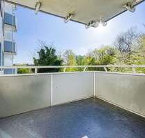 +++ am Waldrand - 3.OG - West-Balkon mit Waldblick - modernisiert & renoviert - inklusive Kfz-Außenstellplatz +++ - Stuttgart Mönchfeld