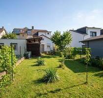2 Wohneinheiten im Ober- und Dach-geschoss mit Nebengebäude & Garten in Großauheim - Hanau