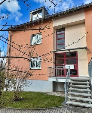 Eingangsbereich - Nette Mieter sind schon da! - 110.000,00&nbsp;EUR Kaufpreis, ca.&nbsp; 68,00&nbsp;m&sup2;&nbsp;Wohnfl&auml;che