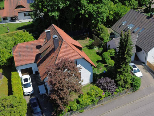 Bild1 - Walmdachhaus in LandshutAchdorf