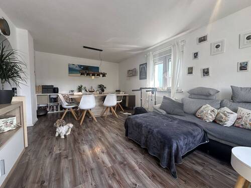 Wohn- und Essbereich - NEU im Angebot: Provisionsfreies EFH mit Garten und Garage in Zell am Main!