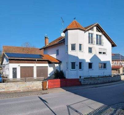 Ansicht - Familienfreundliches großzügiges Haus mit Garten und Garagenanbau