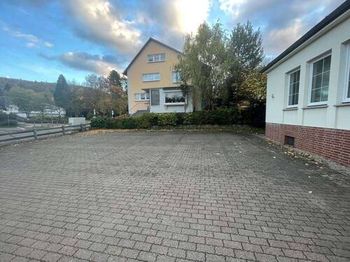 12 - Sanierte Gewerbeeinheit in der Parkstraße