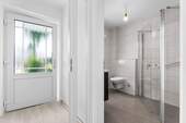 Eingang/Duschbad - 