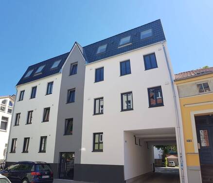 Außenansicht Straße - Moderne 2-Zimmer-Wohnung mit eigenem Garten in der Fleischervorstadt