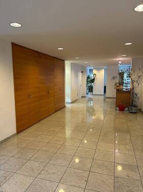 Innenansicht Empfang/Tresen - 