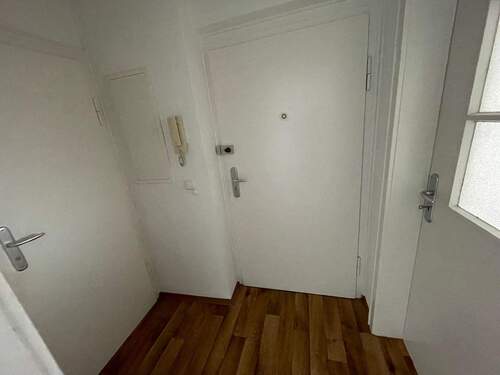 Flur.JPG - 2 Zimmer Etagenwohnung zur Miete in Nürnberg