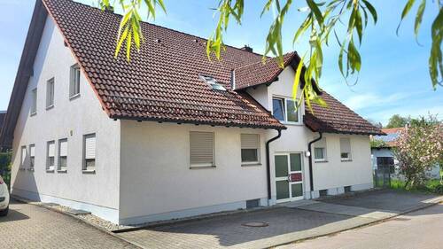 Bild 1 - +++Nersingen, 2-Zi.-DG-ETW, ca. 63,8 m² Wfl., Balkon, Garage, Stellplatz+++