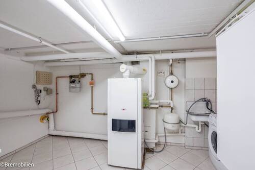 Kellerraum mit Heizung - 