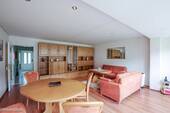 Wohn-/Esszimmer - 