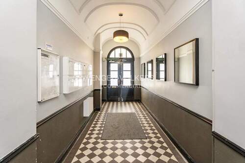 Eingangsbereich - Voll vermietetes Mehrfamilienhaus nahe Arnimplatz mit DG-Ausbaupotential