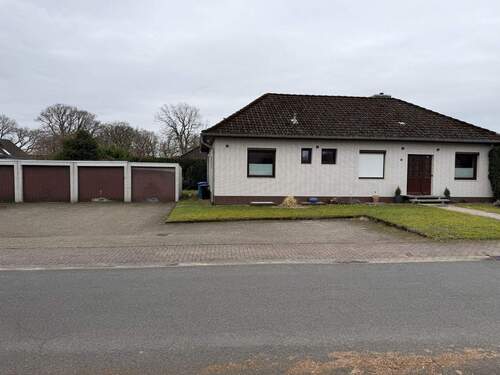 Straßenansicht - 6 Zimmer Mehrfamilienhaus, Wohnhaus zum Kaufen in Cadenberge
