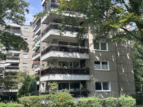 Gebäuderückseite - Lebensqualität auf der Etage! - 170.000,00 EUR Kaufpreis, ca.  108,00 m² Wohnfläche