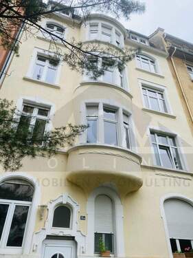 Haus - Modernisiertes Altbauschmuckstück in Bockenheims Toplage mit Balkon, Dielenboden und weiteren Stilaltbau-Highlights inkl. allen Möbeln.