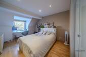 Schlafzimmer (Wohnung links) - 