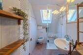 Badezimmer (Wohnung links) - 