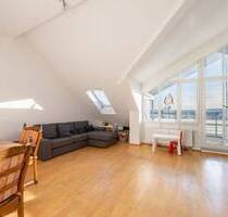 AIGNER - Lichtdurchflutete 3-Zimmer-Dachgeschosswohnung mit Südbalkon in Neukeferloh - Grasbrunn