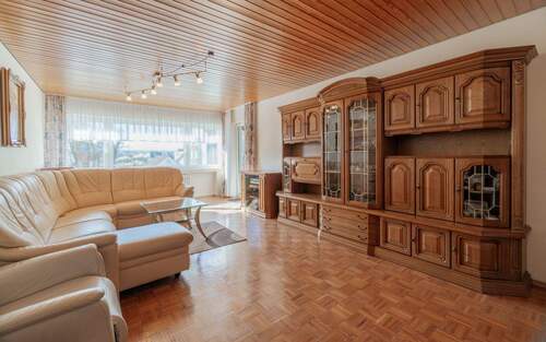 Wohnzimmer - 3 Zimmer Etagenwohnung zum Kaufen in Villingen-Schwenningen