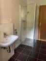 Bad mit Dusche (2) - 