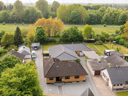 Vogelperspektive auf das Gesamte - 4 Zimmer Bungalow in Eggebek