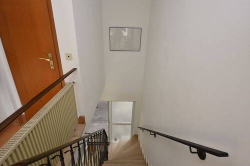 Nebengebäude Treppenaufgang - Abstellraum - 