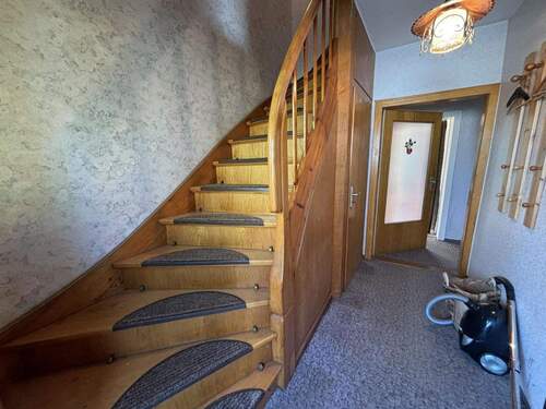 Eingangsbereich EG - 8 Zimmer Einfamilienhaus in Lehrte