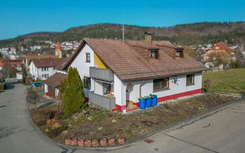 Süd-West-Ansicht - 7 Zimmer Einfamilienhaus in Wehingen
