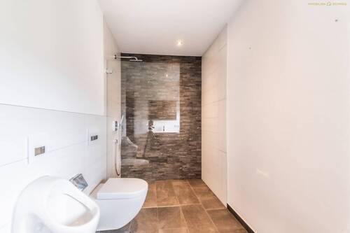 2. OG: Badezimmer - 