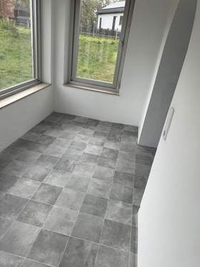 Bild 1 - Zweifamilienhaus mit 1000m2 Grundstück