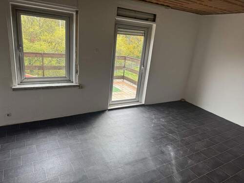 Bild 2 - 5 Zimmer Einfamilienhaus zum Kaufen in Rosstal