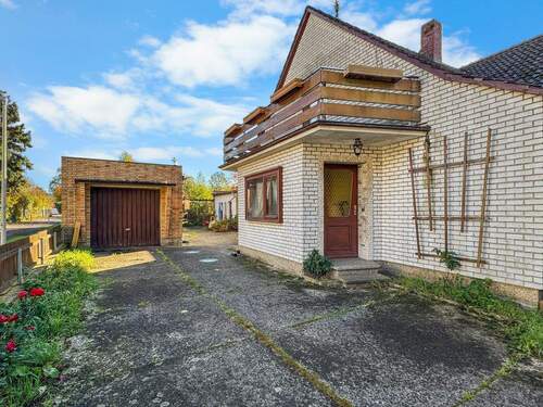 Einfahrt/EHauseingang - 