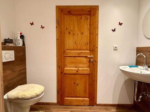 Gäste-WC mit Abstellraum - 