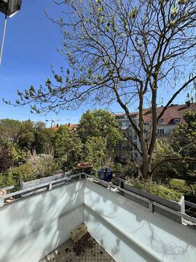 Balkon - 5 Zimmer Etagenwohnung zum Kaufen in Hannover