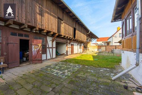 Hof - Einfamilienhaus mit 180,00 m² in Gatersleben zum Kaufen