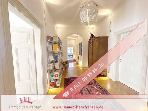 Eingangsbereich - Liebhaberstück im Herzen von Trier: 260 m² große ALTBAUwohnung mit sehr hochwertiger Ausstattung, Terrasse, ruhige Innenstadtlage, Garage und Stellpla