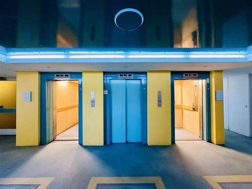 Aufzüge auf die Etagen - 