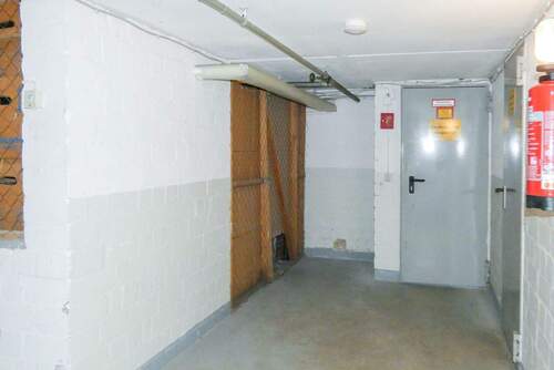 mit eigenem Kellerraum - 