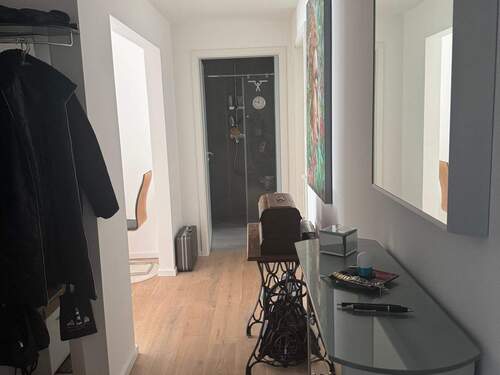 Flur - Etagenwohnung mit 80,60 m&sup2; in Hannover zum Kaufen