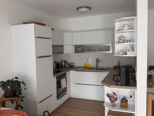 Küche mit Einbauküche - 