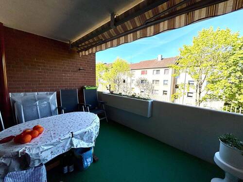 Großer Balkon/ Loggia - 3 Zimmer Etagenwohnung in Laatzen