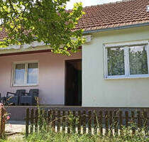 Einfamilienhaus mit viel Land - 120.000,00 EUR Kaufpreis, ca. 80,00 m² Wohnfläche in Danilovgrad (PLZ: 81410) Einfamilienhaus mit viel Land - 120.000,00 EUR Kaufpreis, ca. 80,00 m² Wohnfläche in Danilovgrad (PLZ: 81410)