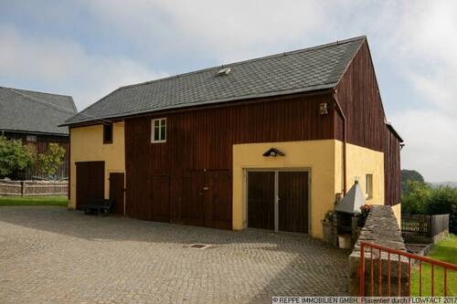 Ansicht Scheune - 7 Zimmer Mehrfamilienhaus, Wohnhaus in Elstra